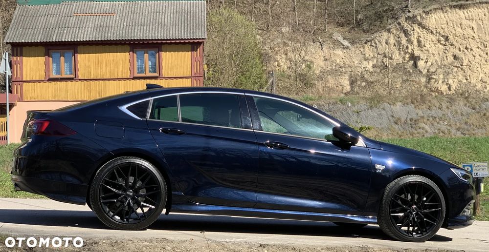 Opel Insignia 2.0 BiTurbo 4x4 Dynamic - 4