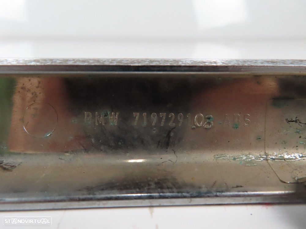 Friso parachoques Esquerdo/Frente Seminovo/ Original BMW 7 (F01, F02, F03, F04)... - 2