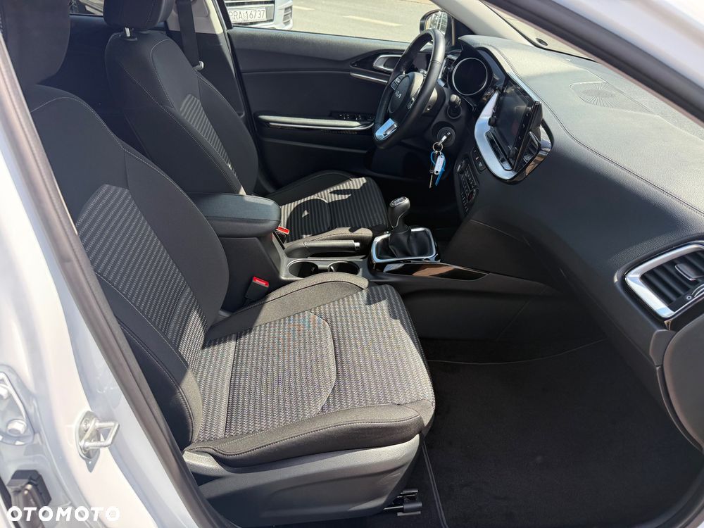 Kia Ceed 1.5 T-GDI L Business Line - 11