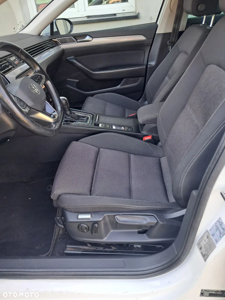 Volkswagen Passat - 9