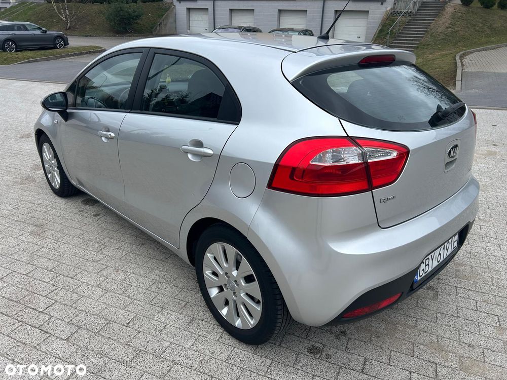 Kia Rio 1.2 Attract - 4