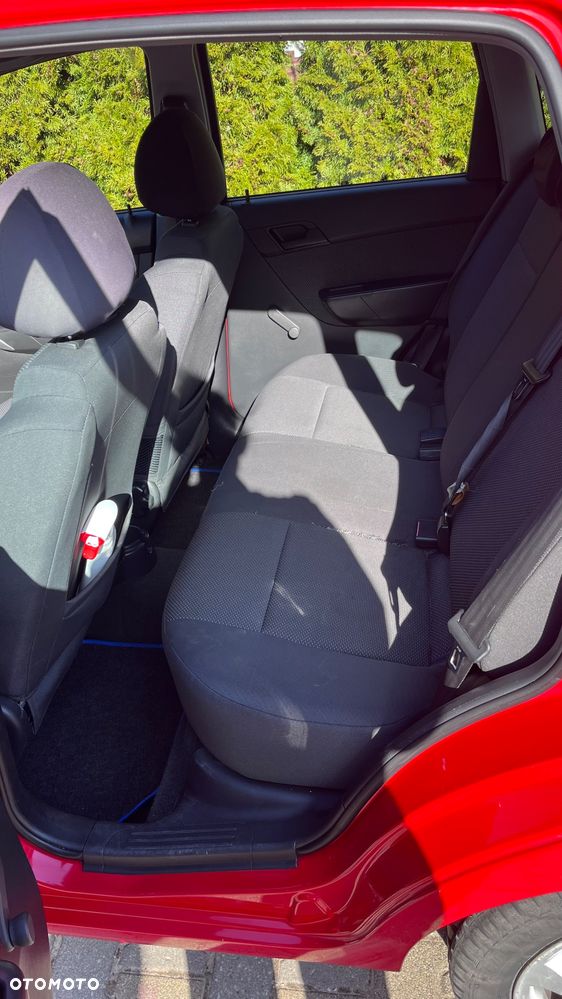 Chevrolet Aveo 1.2 16V Base - 10