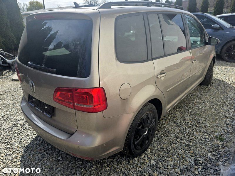 Volkswagen Touran 2.0 TDI DPF BlueMotion Technology DSG Cup - 9