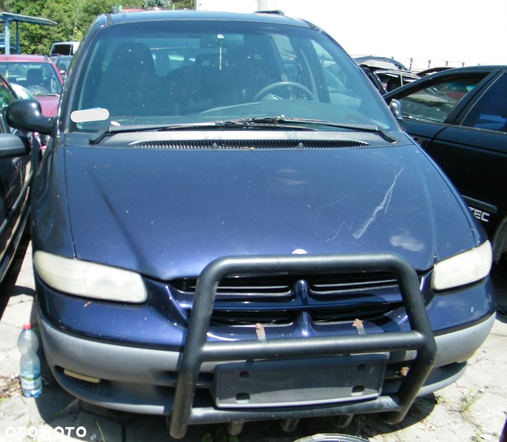 Chrysler Voyager III (95-00r.) 2.0 B 133KM silnik ECB skrzynia DDF - 5 SPD lakier PCNQCN. Cały na części - 1