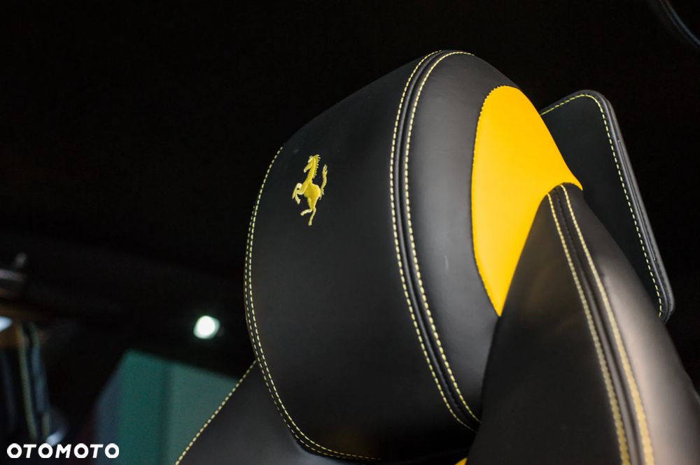 Ferrari GTC4Lusso - 23