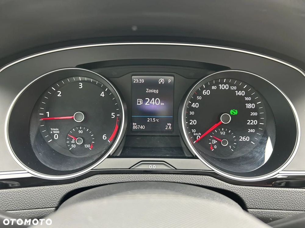 Volkswagen Passat Variant 2.0 TDI Elegance DSG - 25