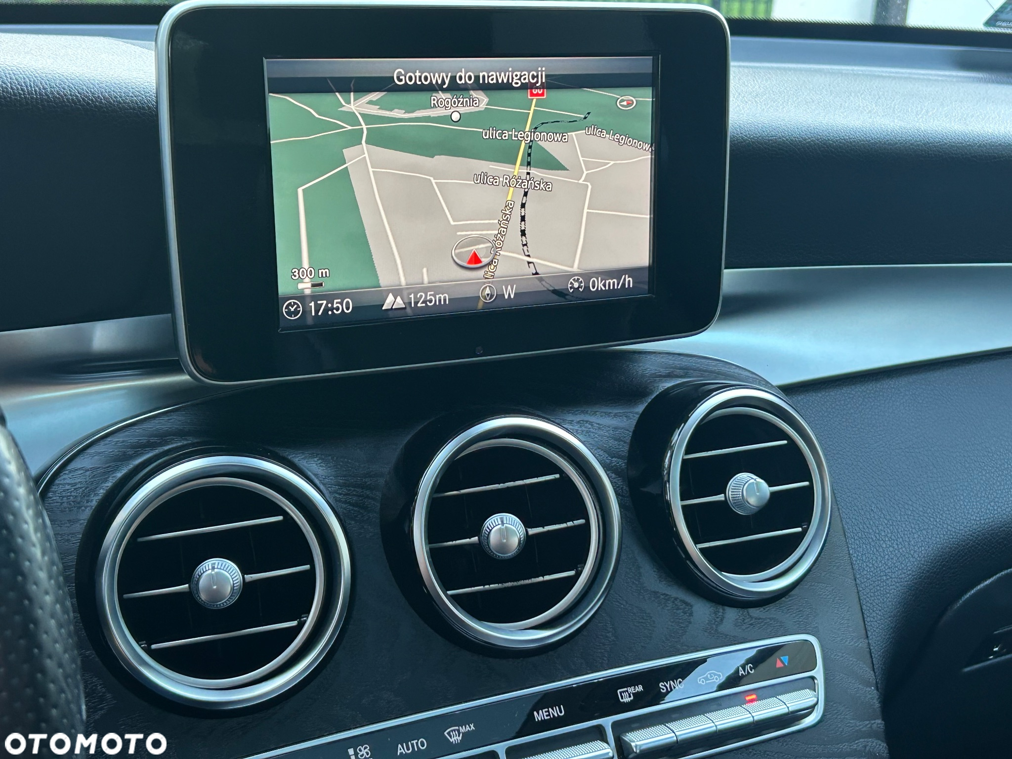 Mercedes-Benz GLC - 27