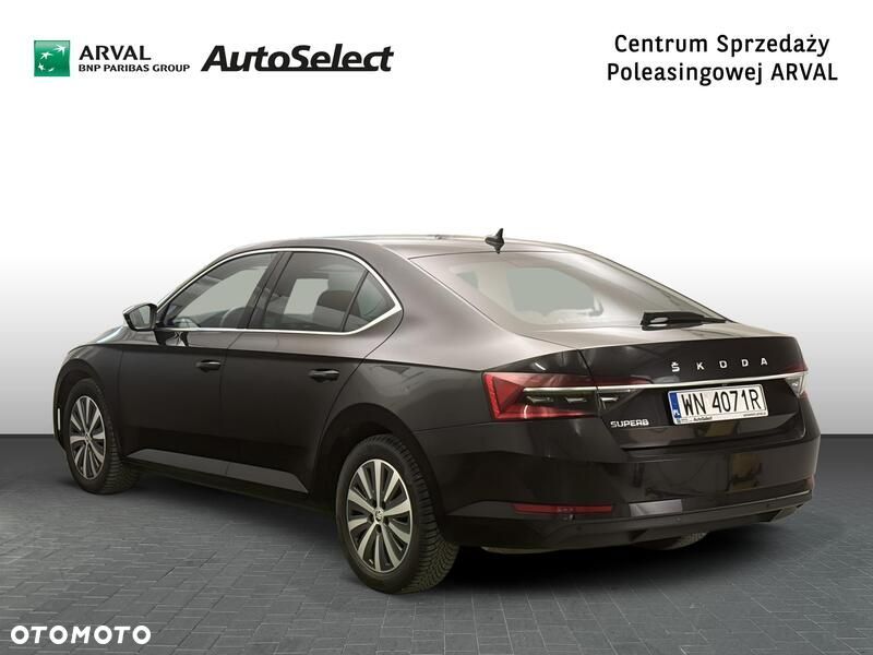 Skoda Superb 2.0 TDI SCR Style DSG - 4
