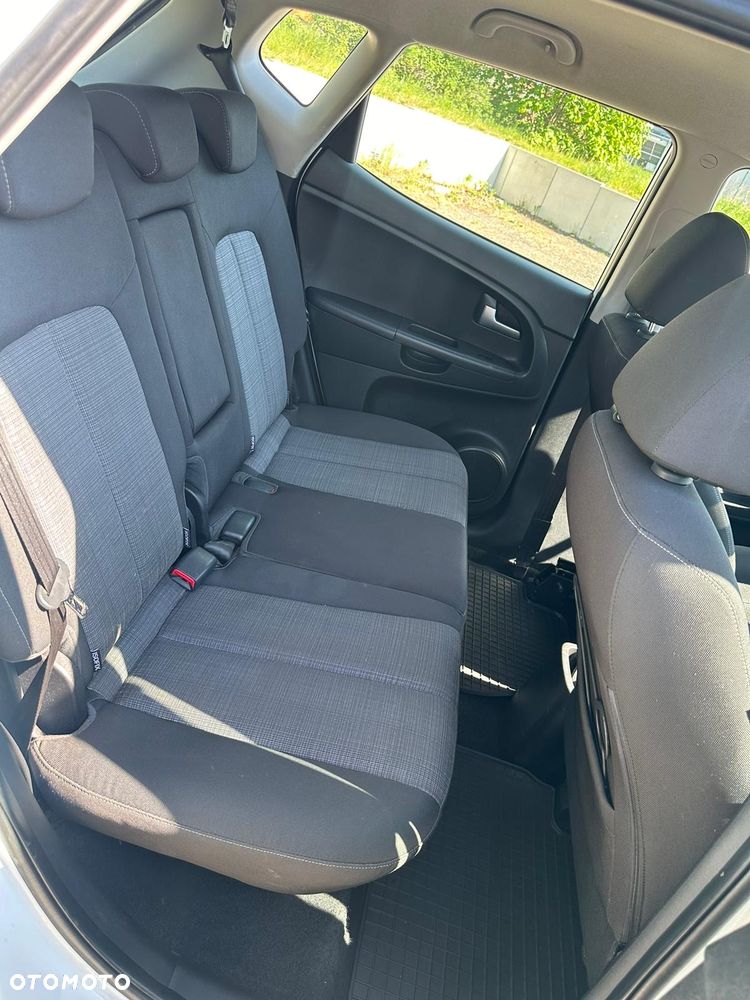 Kia Venga 1.4 CRDi XL - 8