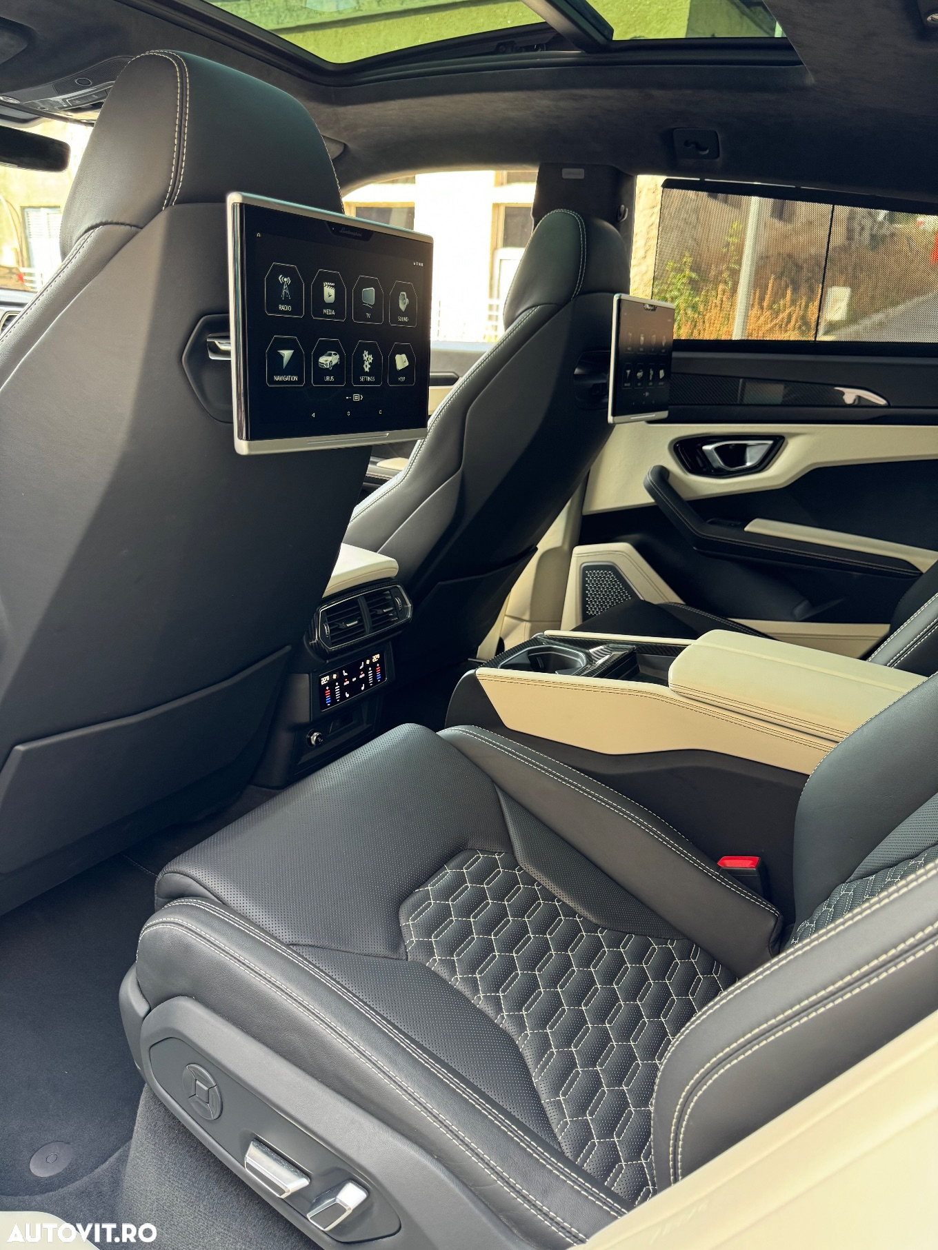 Lamborghini URUS Standard - 13