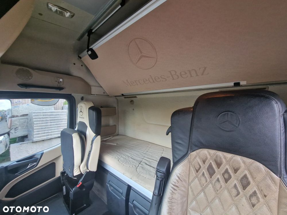 Mercedes-Benz Actros - 23