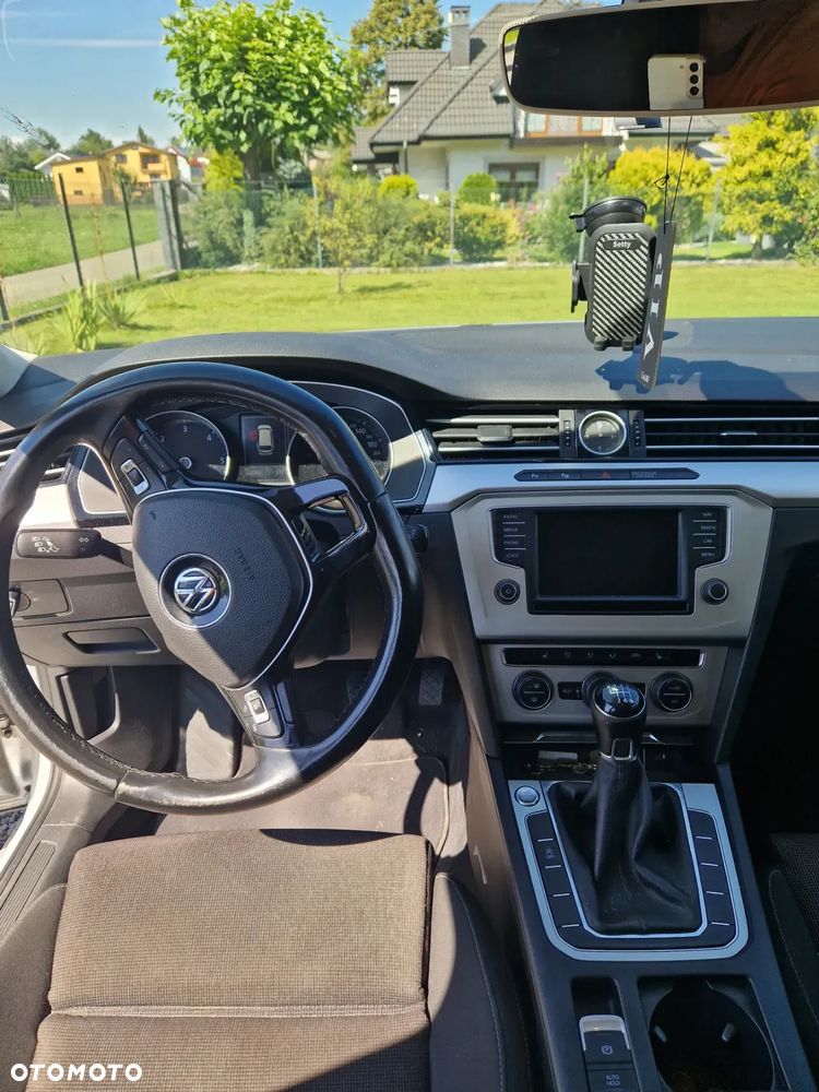 Volkswagen Passat 2.0 TDI BMT Comfortline - 24