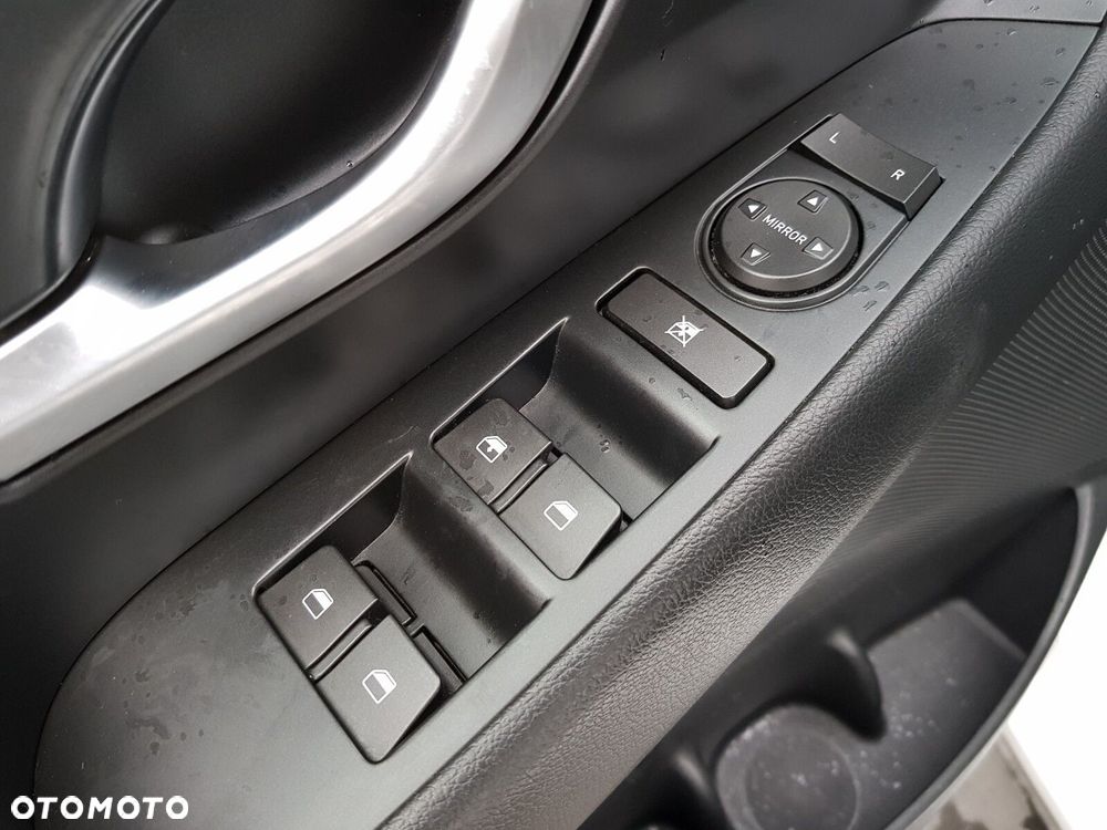 Hyundai i30 1.5 DPI Classic + - 13