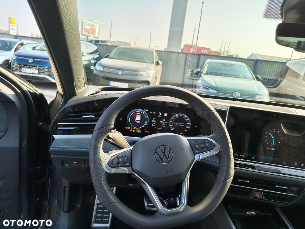 Volkswagen Passat - 13