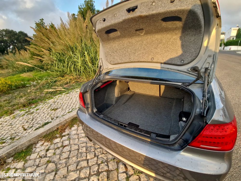 BMW 320 d Coupe - 12
