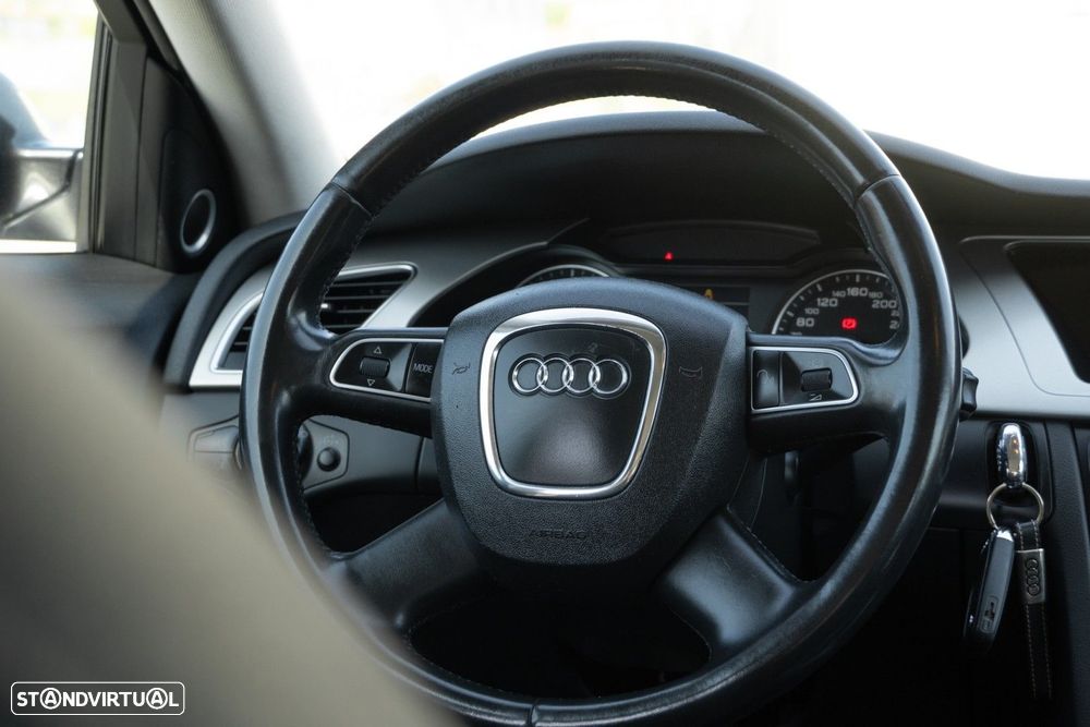 Audi A4 2.0 TDI Advance - 22