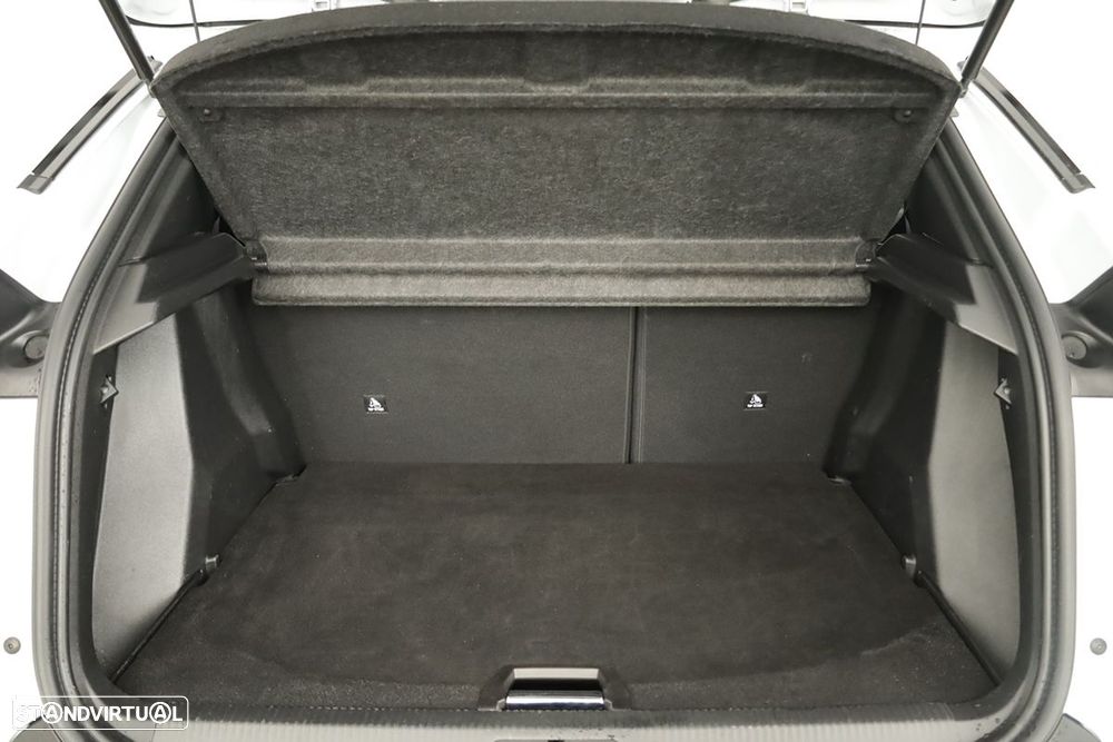 Peugeot 2008 1.2 PureTech Allure - 23