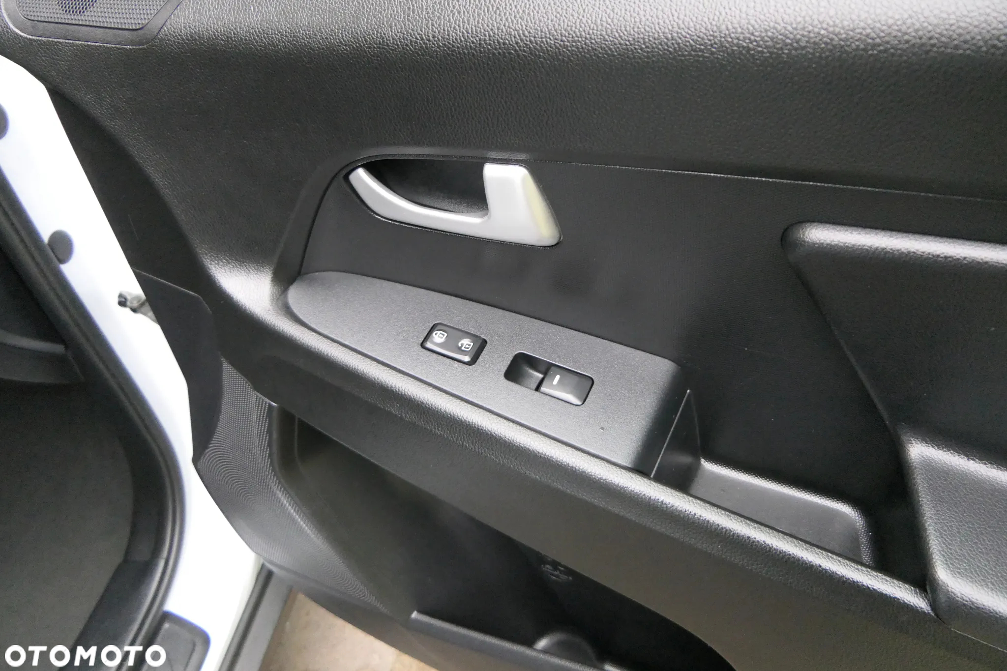 Kia Sportage 1.6 GDI L 2WD - 33