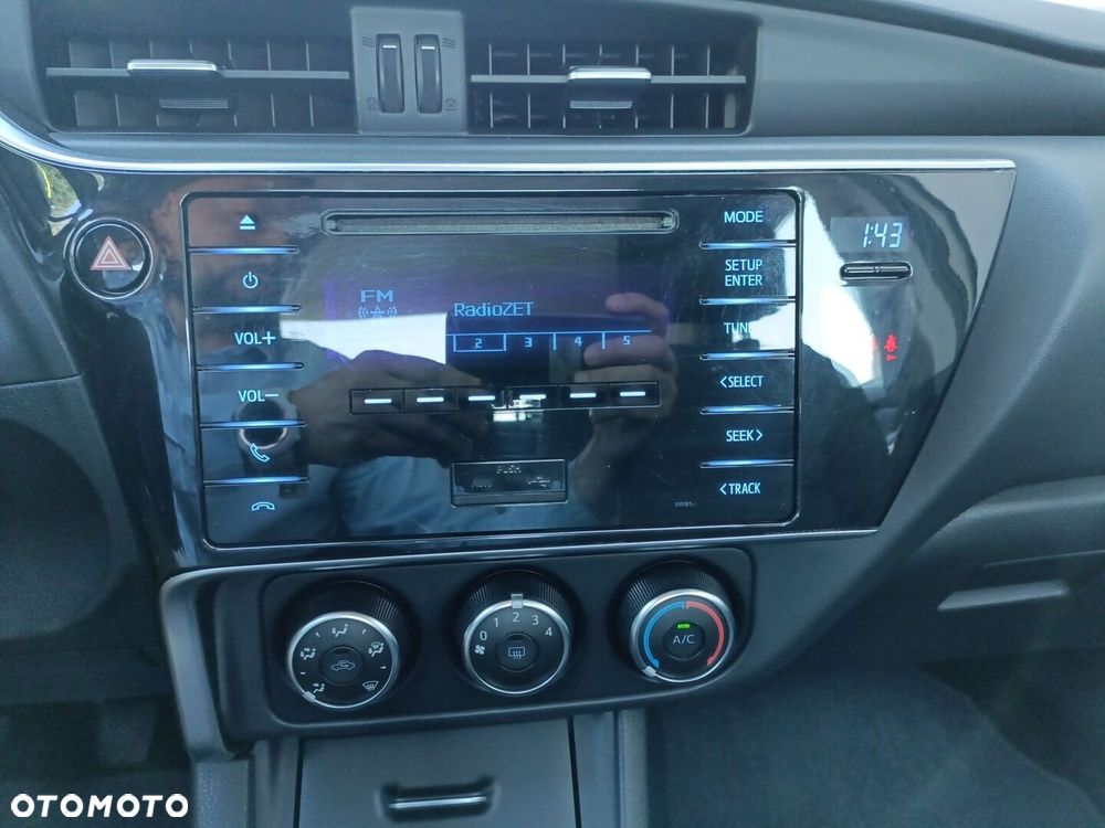 Toyota Corolla 1.6 Premium EU6 - 18