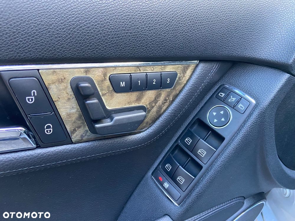 Mercedes-Benz Klasa C 280 4Matic 7G-TRONIC Avantgarde - 19