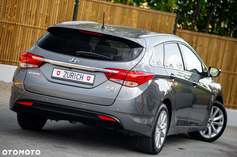 Hyundai i40 i40cw 1.7 CRDi Automatik Fifa World Cup Edition Gold - 19