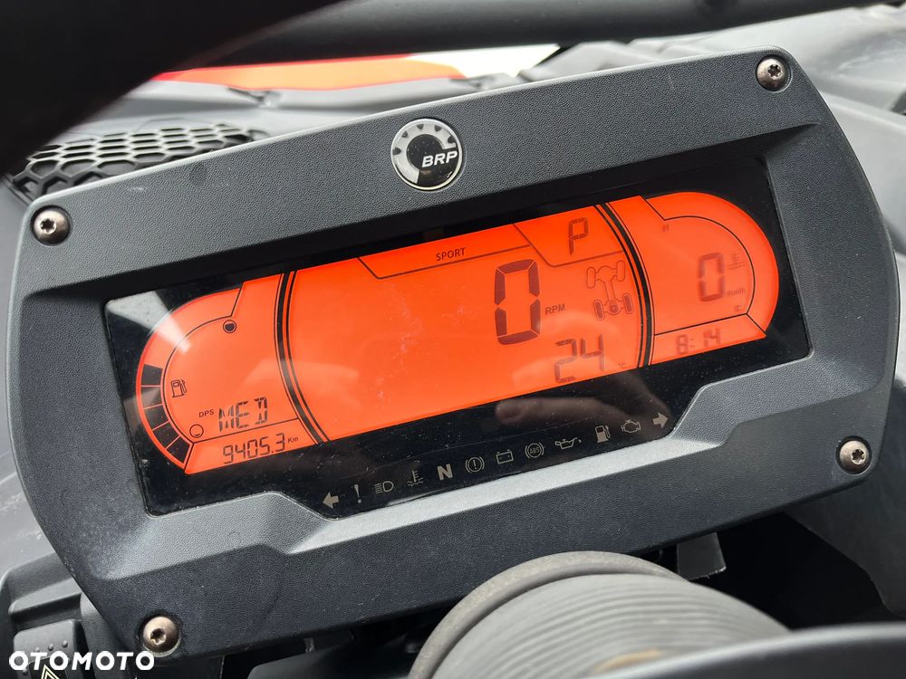 Can-Am Maverick - 24