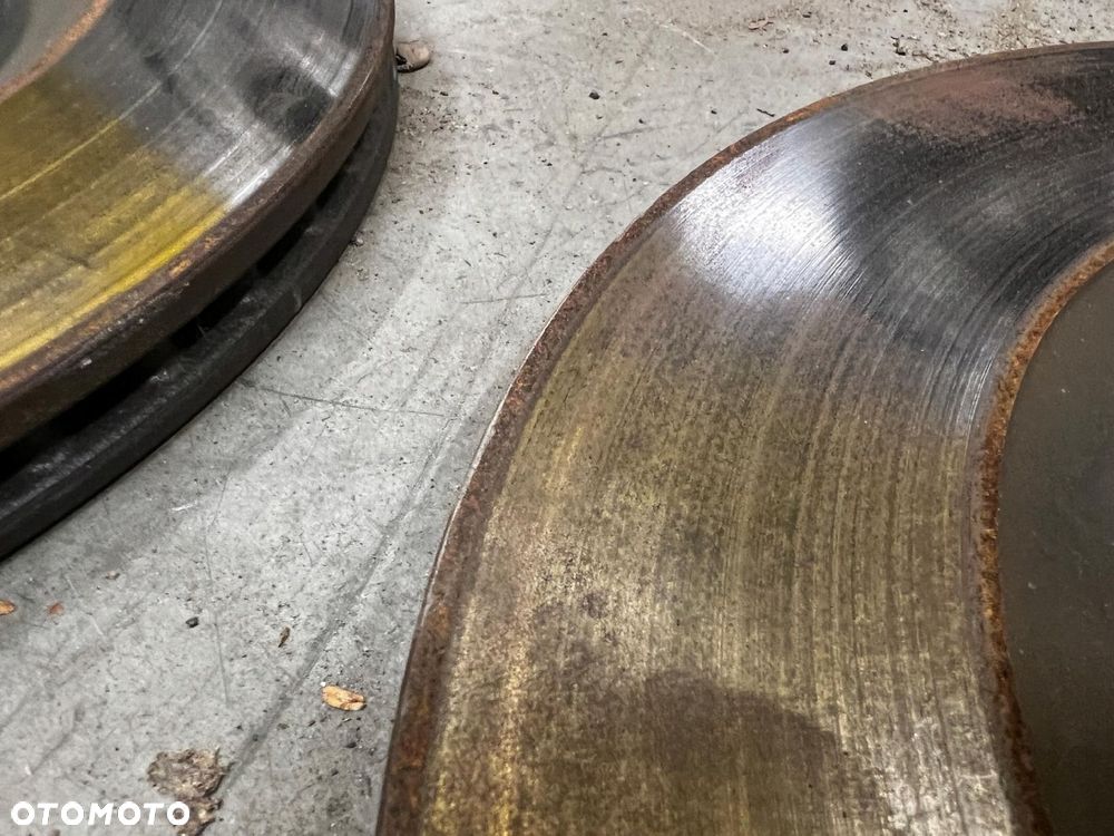 KOMPLET TARCZE ZACISKI KLOCKI HAMULCOWE AUDI A8 D4 - 9