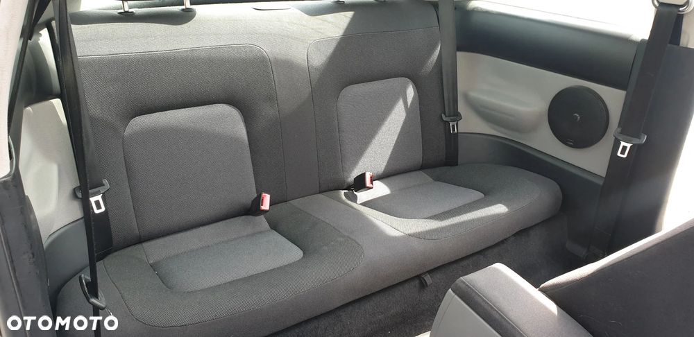 Volkswagen New Beetle - 7
