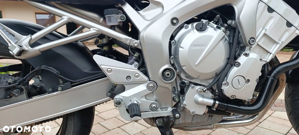 Yamaha FZ6 - 24