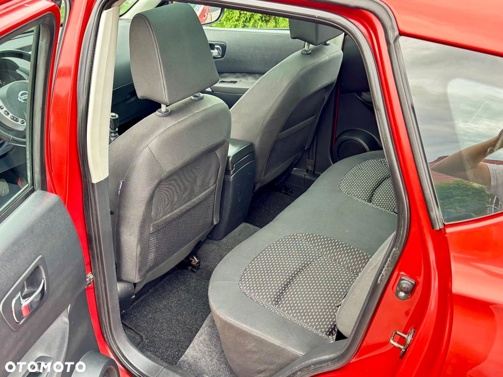 Nissan Qashqai 2.0 4x4 visia - 28