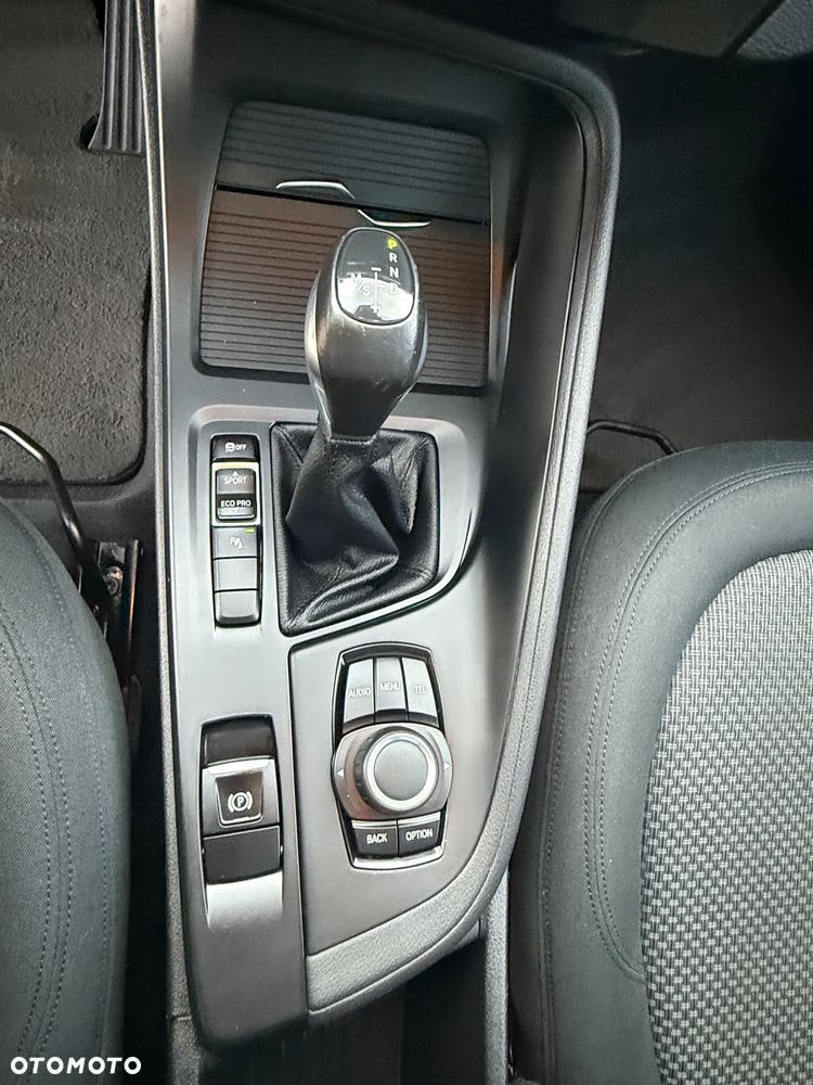 BMW X1 sDrive18i Sport Line - 23