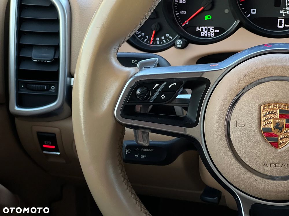 Porsche Cayenne - 18