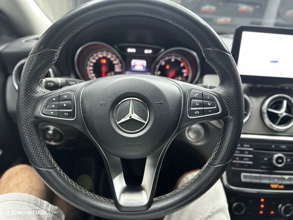 Mercedes-Benz CLA 200 d Shooting Brake Urban Aut. - 13