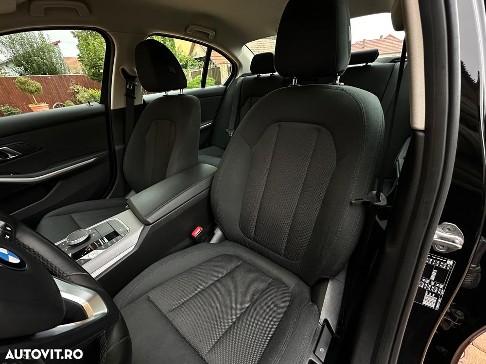 BMW Seria 3 318i AT - 9