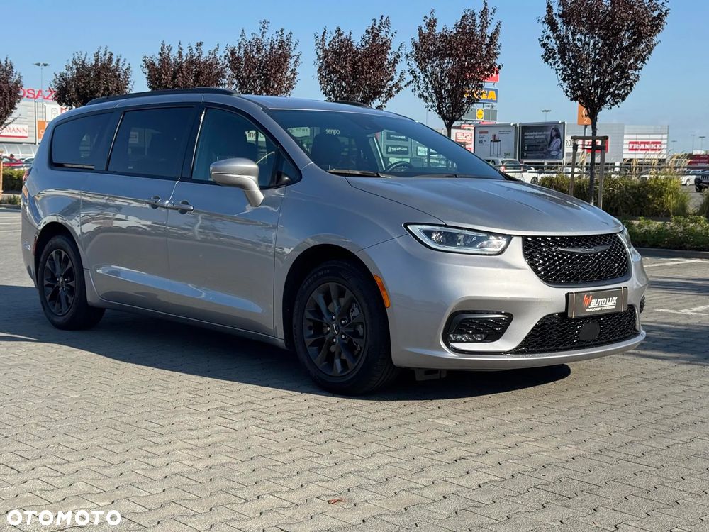 Chrysler Pacifica - 32