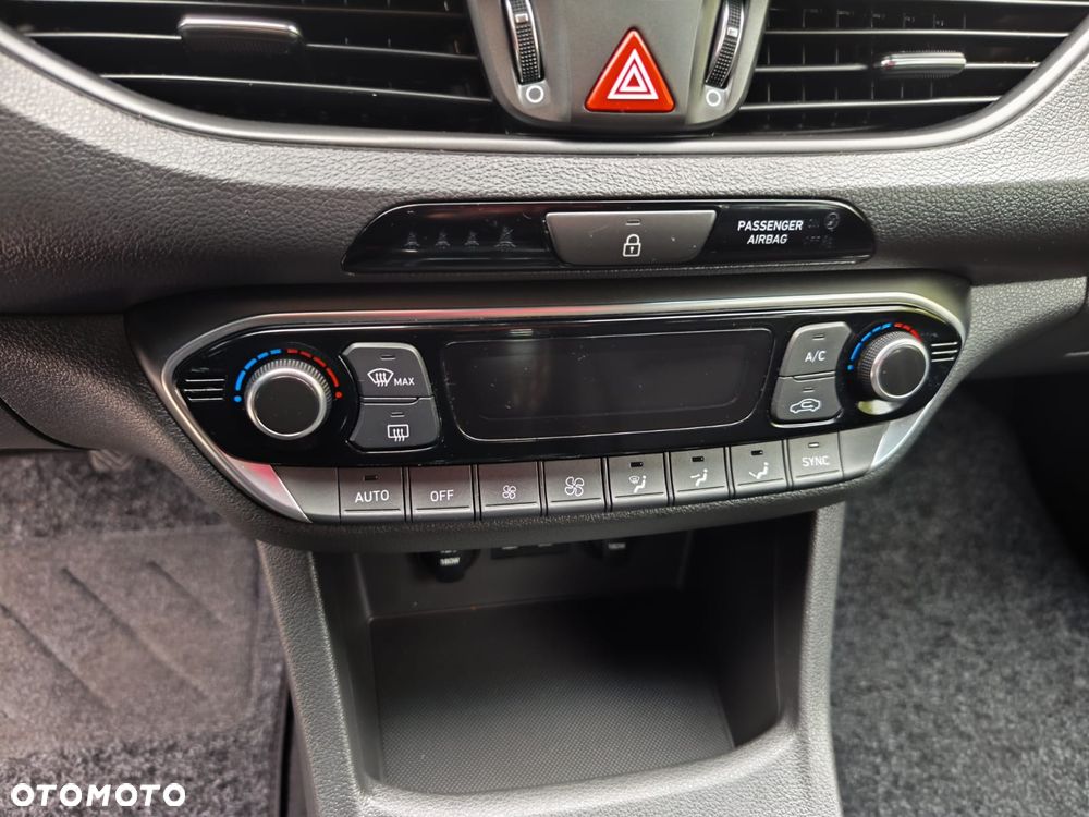 Hyundai i30 1.4 T-GDI YES!+ - 20