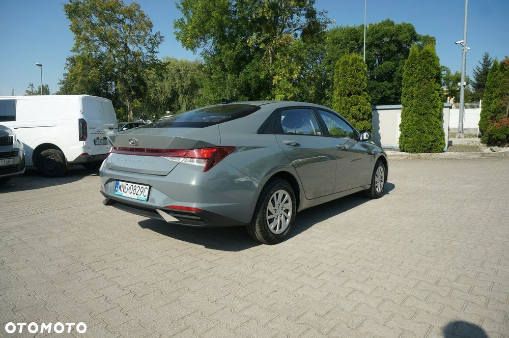 Hyundai Elantra 1.6 Modern - 6