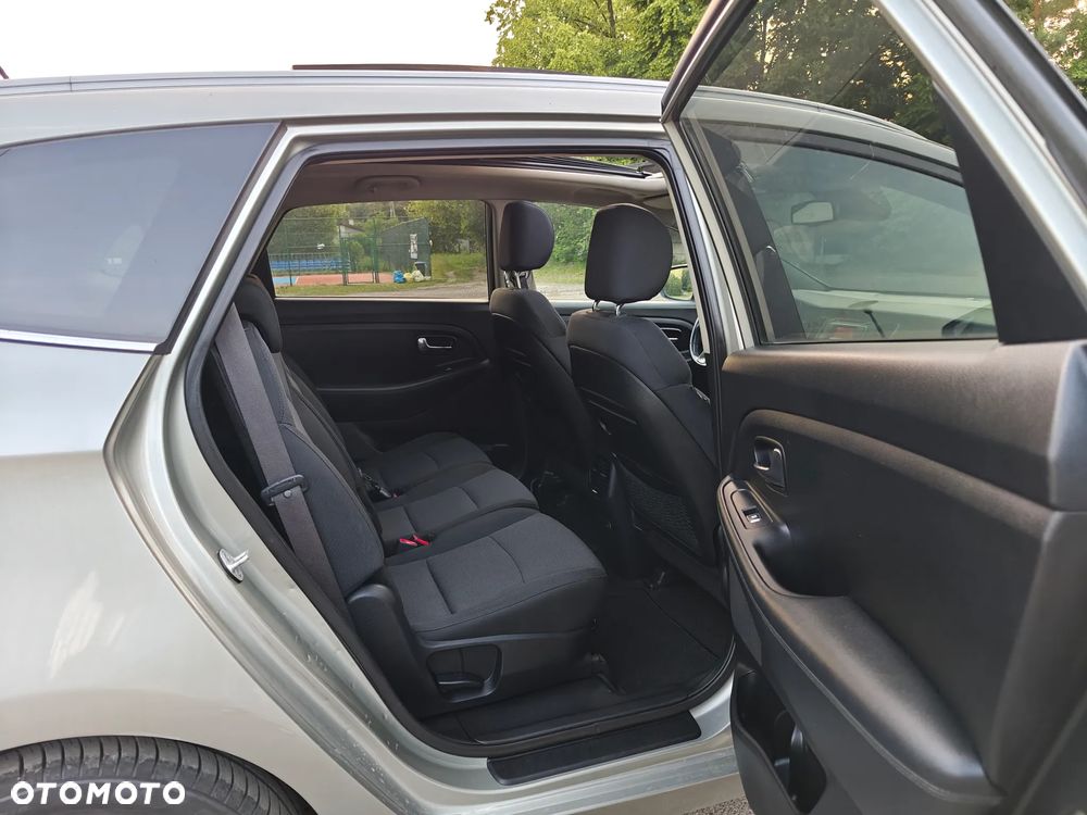 Kia Carens 1.7 CRDi L 7os - 17