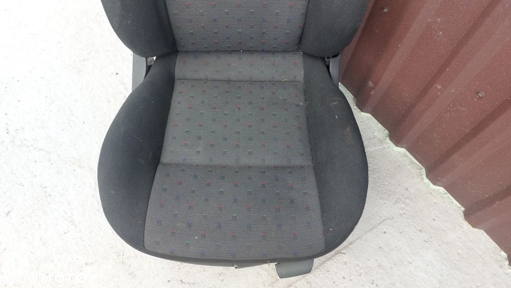 FOTEL PRAWY PASAZERA PASSAT B5 SLASK WYSYLKA - 4