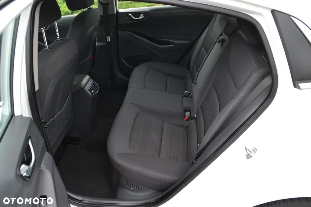 Hyundai IONIQ - 27