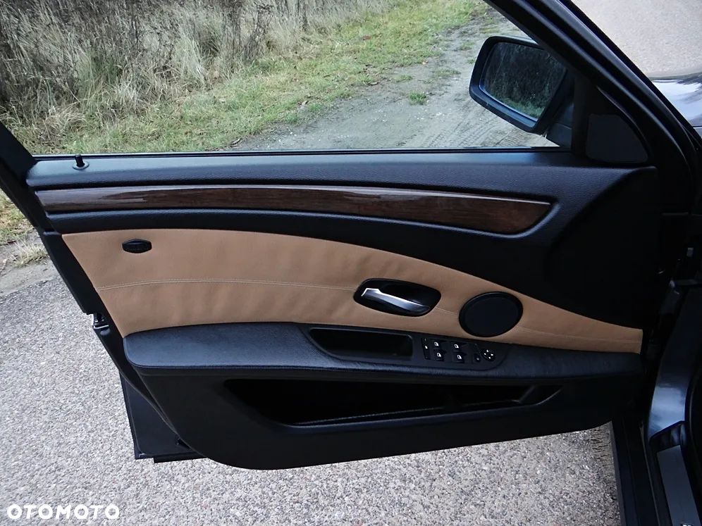 BMW Seria 5 525d Edition Lifestyle - 23