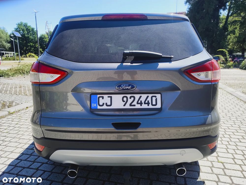 Ford Kuga 2.0 TDCi 2x4 Titanium - 4