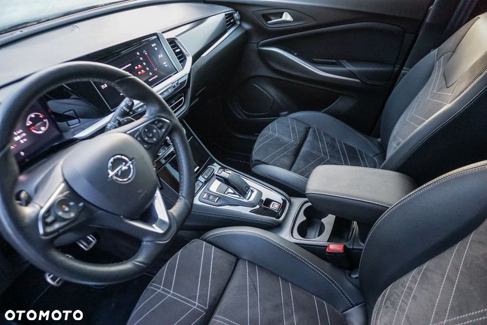 Opel Grandland 1.2 T GS Light S&S - 9