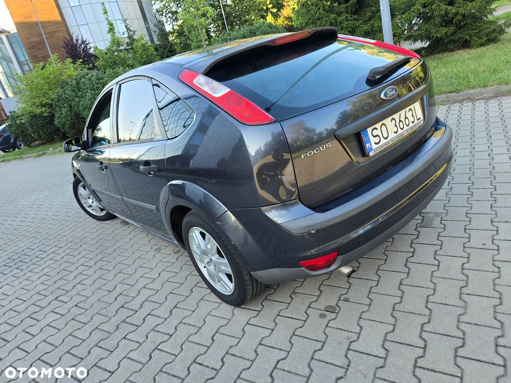 Ford Focus 1.6 Ambiente - 23