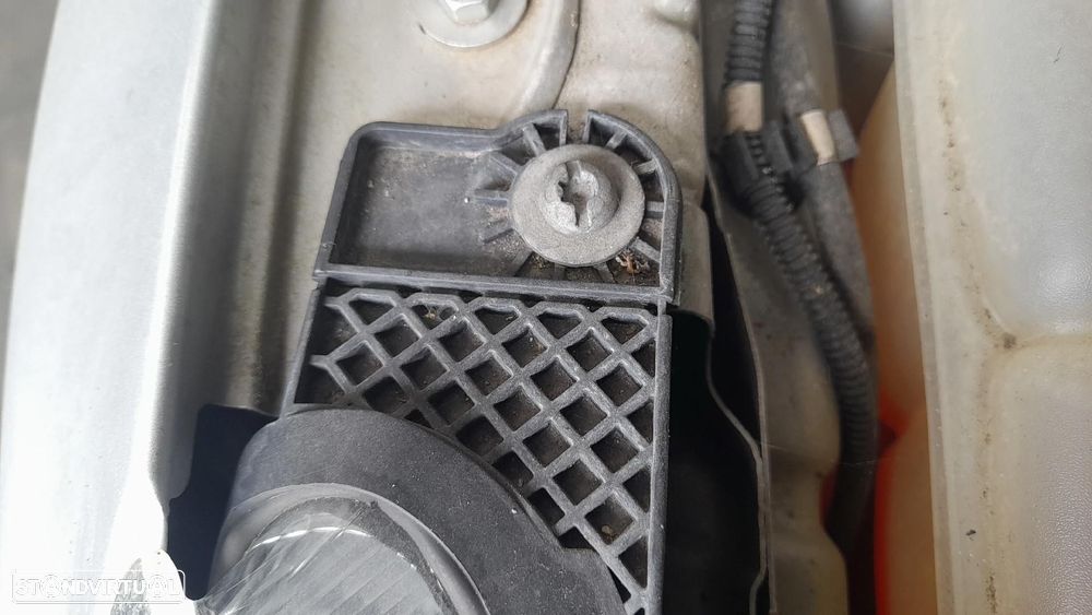 Ótica / farol direita FORD Focus III Carrinha - 4