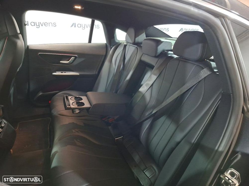 Mercedes-Benz EQE 300 - 9
