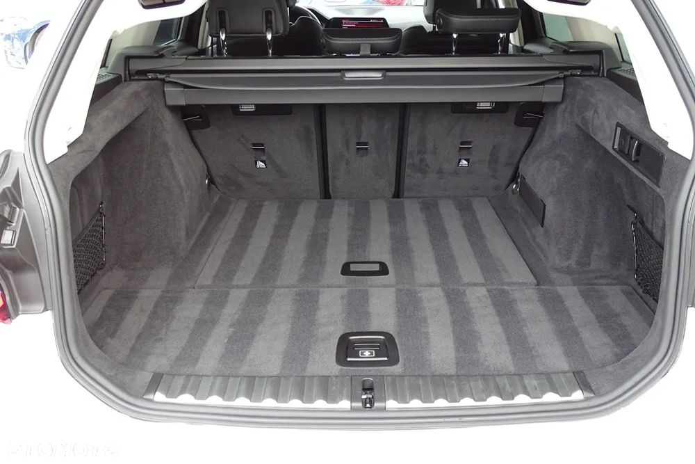 BMW Seria 3 318d Edition Luxury Line Purity - 29