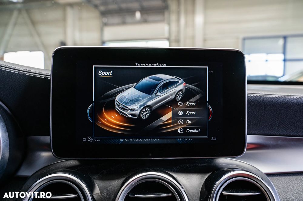 Mercedes-Benz GLC Coupe 250 4Matic 9G-TRONIC AMG Line - 17