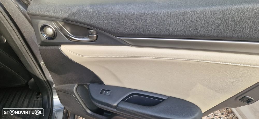 Honda Civic 1.5 i-VTEC Prestige CVT - 10