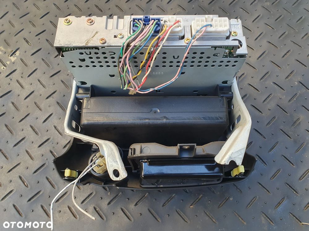 Toyota Yaris Verso 2000 Panel / Radioodtwarzacz 86120-52260 - 4
